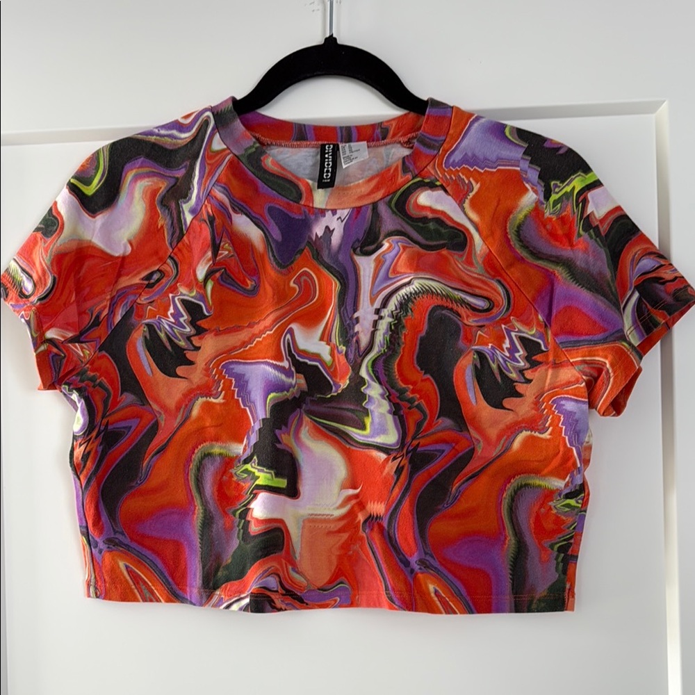 Divided H&M Psychedelic Graphic Crop Tee